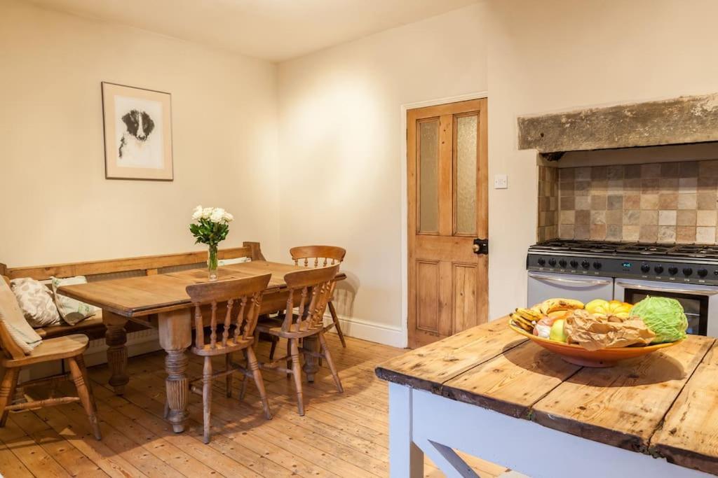 Number 29, A Grade Two Listed House In Masham Villa Buitenkant foto