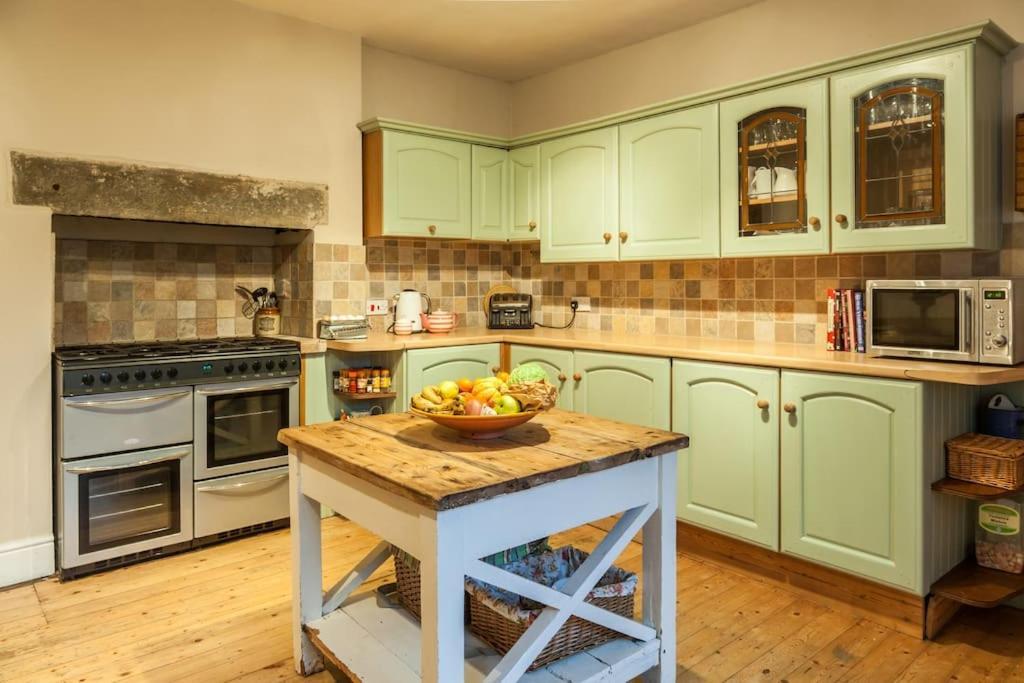 Number 29, A Grade Two Listed House In Masham Villa Buitenkant foto